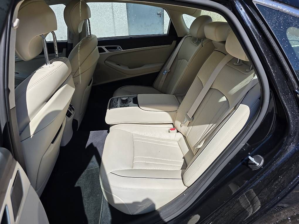 Automobili: Hyundai Genesis 3.8 V6  Full Optional – Usato da Cadenazzo venduto da LuismacchineSagl 8