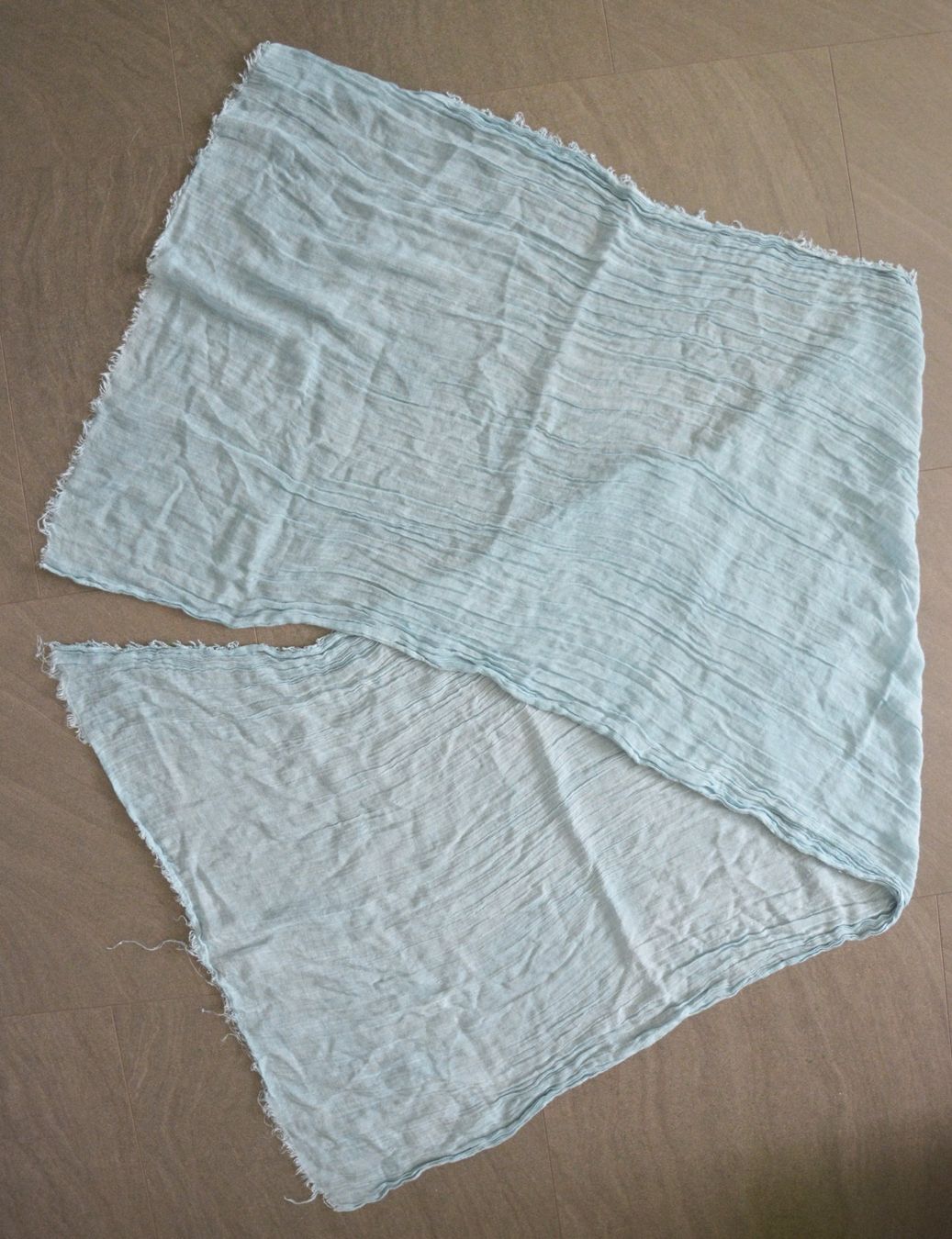 Foulards, Tücher & Schals: Leinenartiger, leichter crinkle Schal – Gebraucht aus Niederhasli von littledrop
