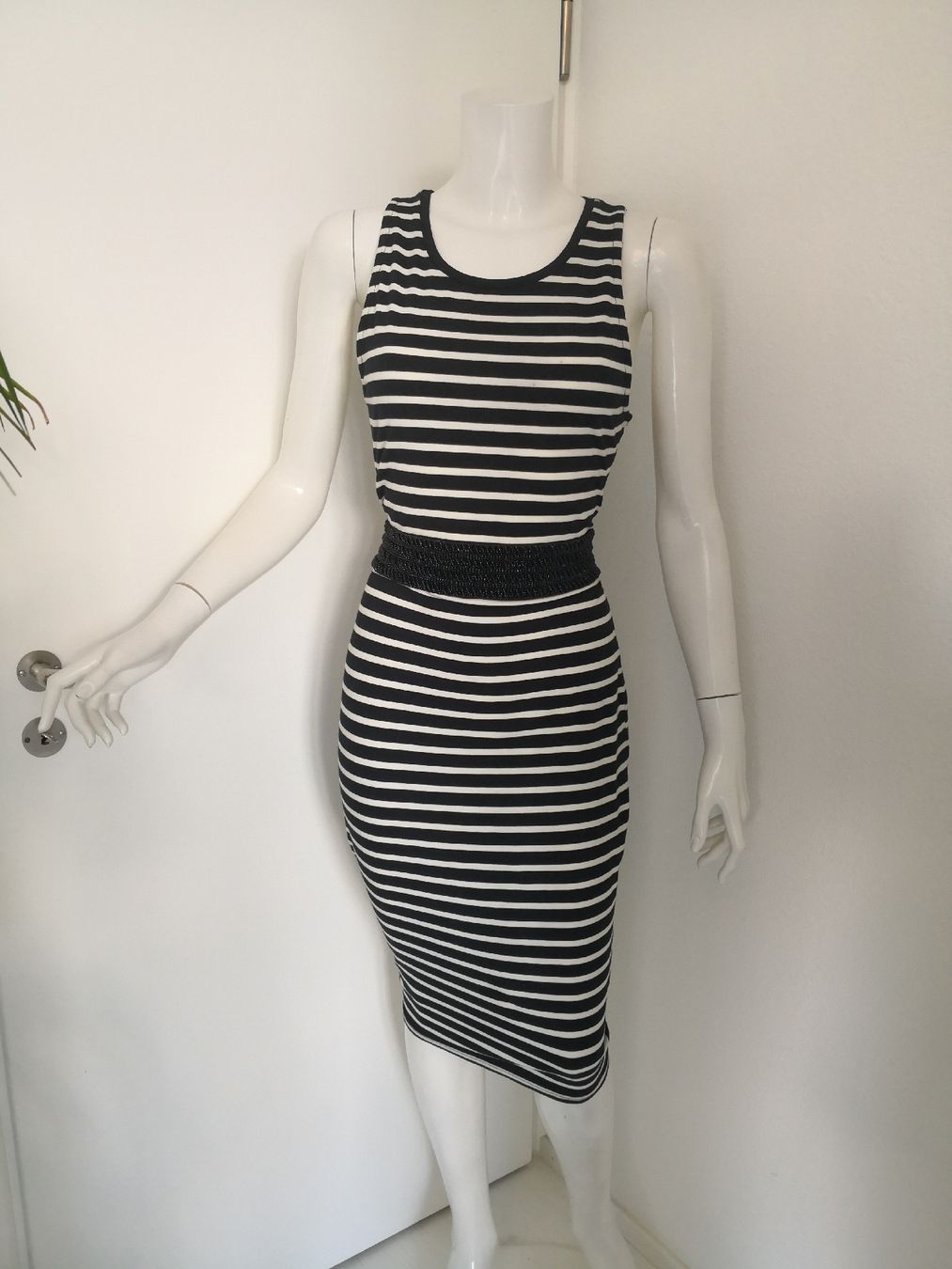 Mango Robes: 🤩MANGO STRETCH-KLEID SCHWARZ-WEISS GESTREIFT – Neuf (Voir description) à Olten par Naja-Twins-Twins