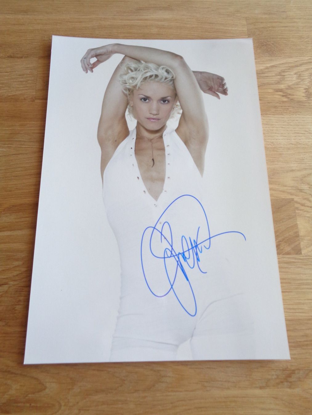 Autogramme: Autogramm GWEN STEFANI - 20x30 original handsigniert – Neu (gemäss Beschreibung) aus Mönchaltorf von hiukset