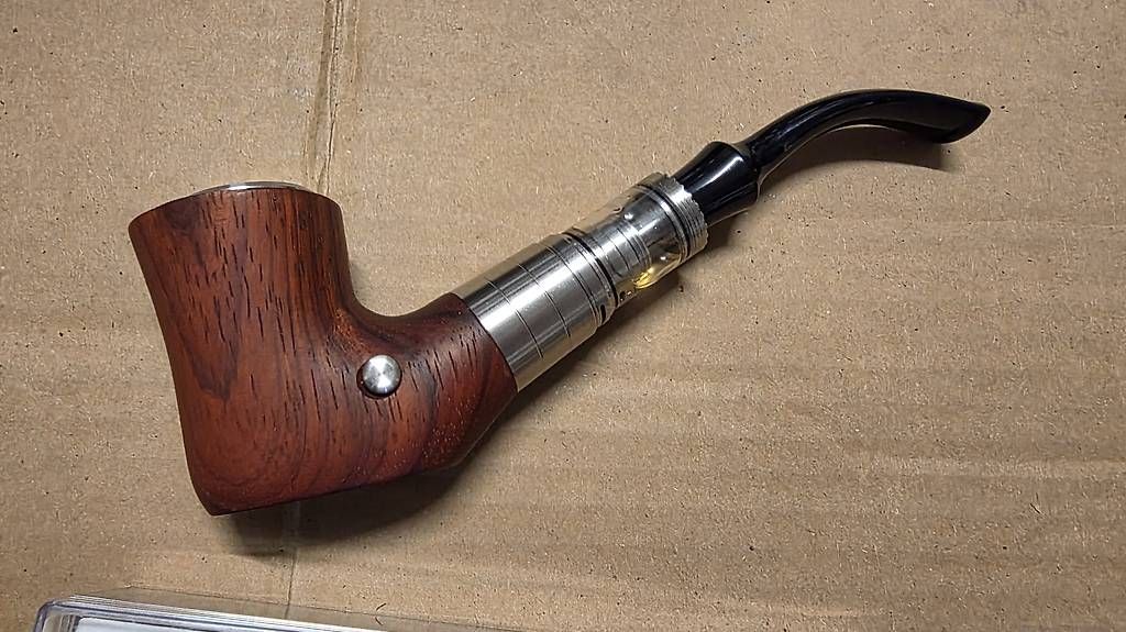 Dicodes Sonstige Tabakwaren: Yogs E-Pipe Dicodes Pipe – Gebraucht aus Volketswil von Adi220