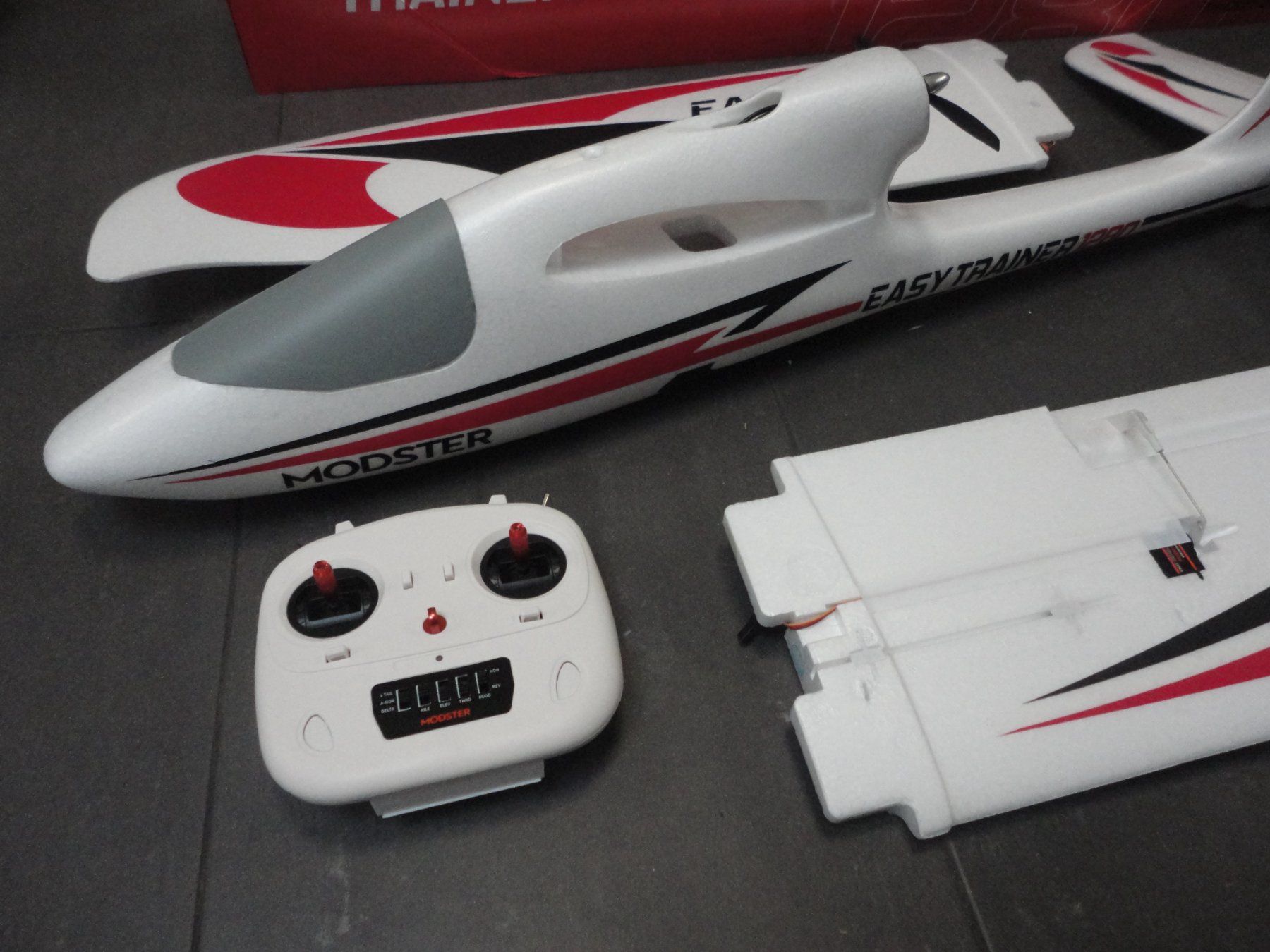 RC Modellbau: Easy Trainer  1280mm Elektromotor – Neu und originalverpackt aus Horgen von  1