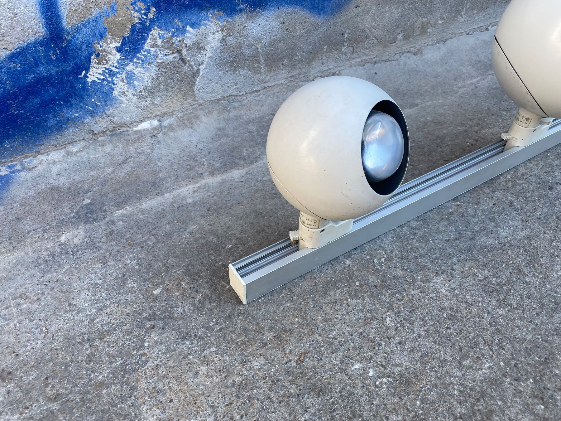 Kronleuchter & Deckenlampen: Erco-Kugelspots mit Adapter in Stromschiene – Gebraucht aus Zürich von schlingel04 3