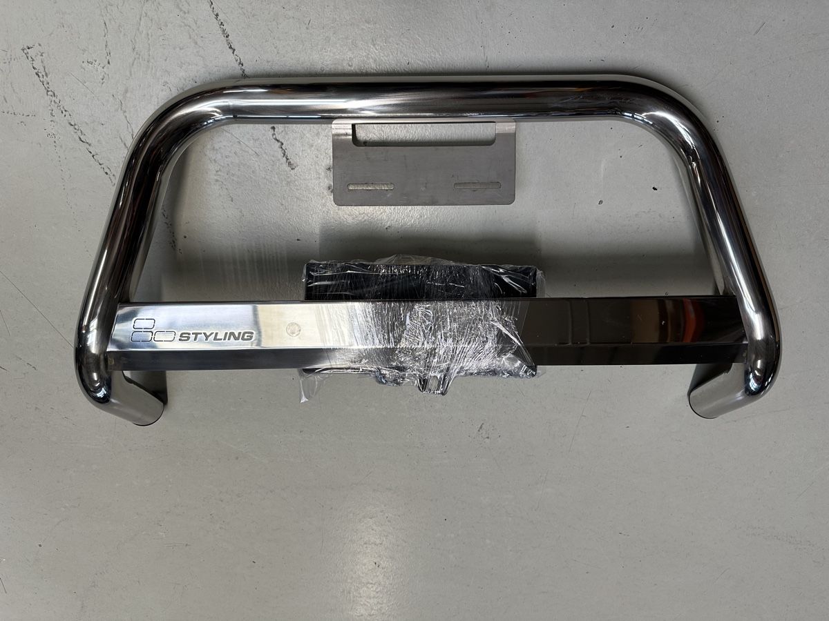 VW Tutti i ricambio: VW Amarok Frontbügel – Usato da Alpnach-Dorf venduto da Skai0