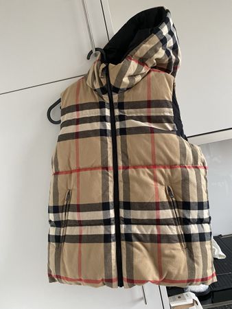 Burberry Reversible puffer waistcoat Unworn