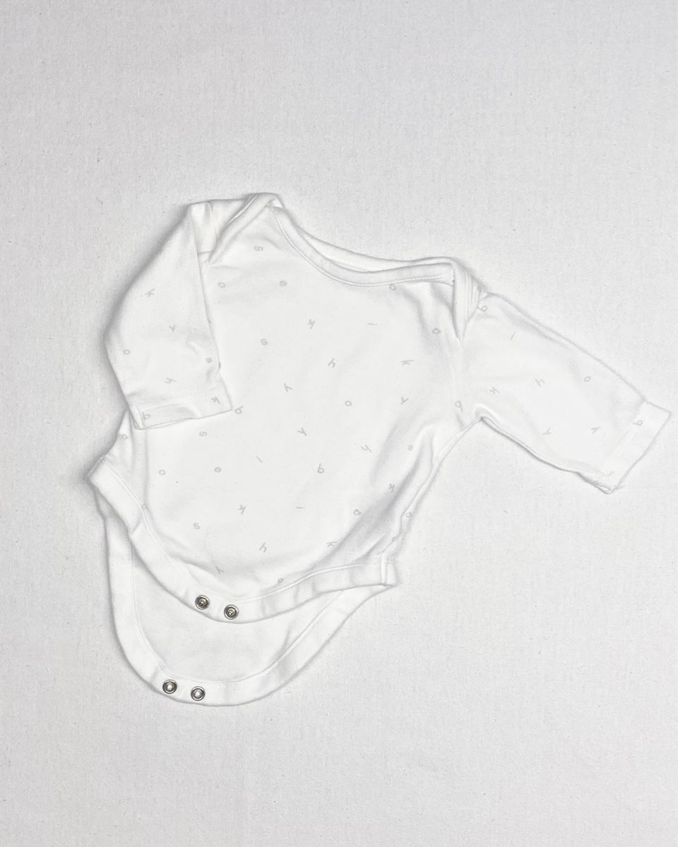 Biancheria intima: White Baby Bodysuit – Usato da Sutz venduto da Elena.Kottitas