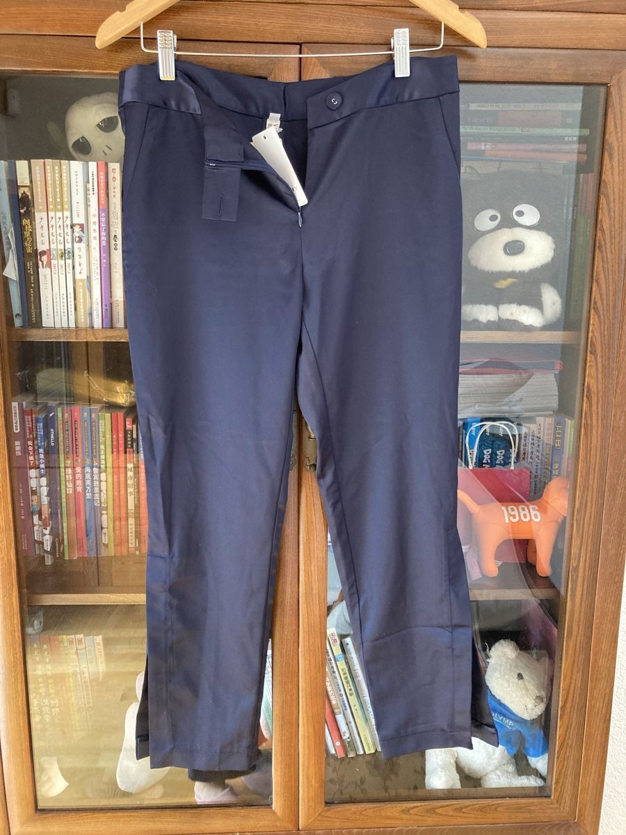 Pantalons: Pantalon – Neuf (Voir description) à Perroy par san_jxr8
