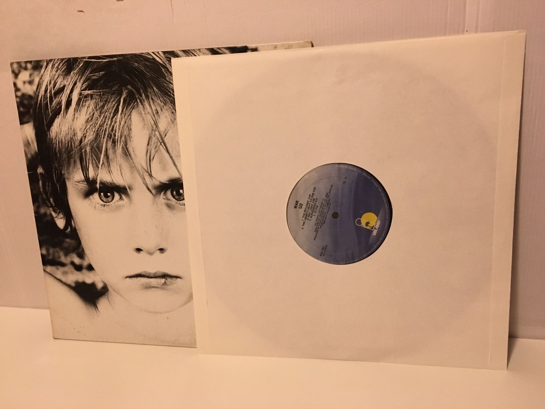 Dischi in vinile: Schallplatte - U2 - WAR - Island Records - 1983 – Usato da Andwil SG venduto da Rainboli 6