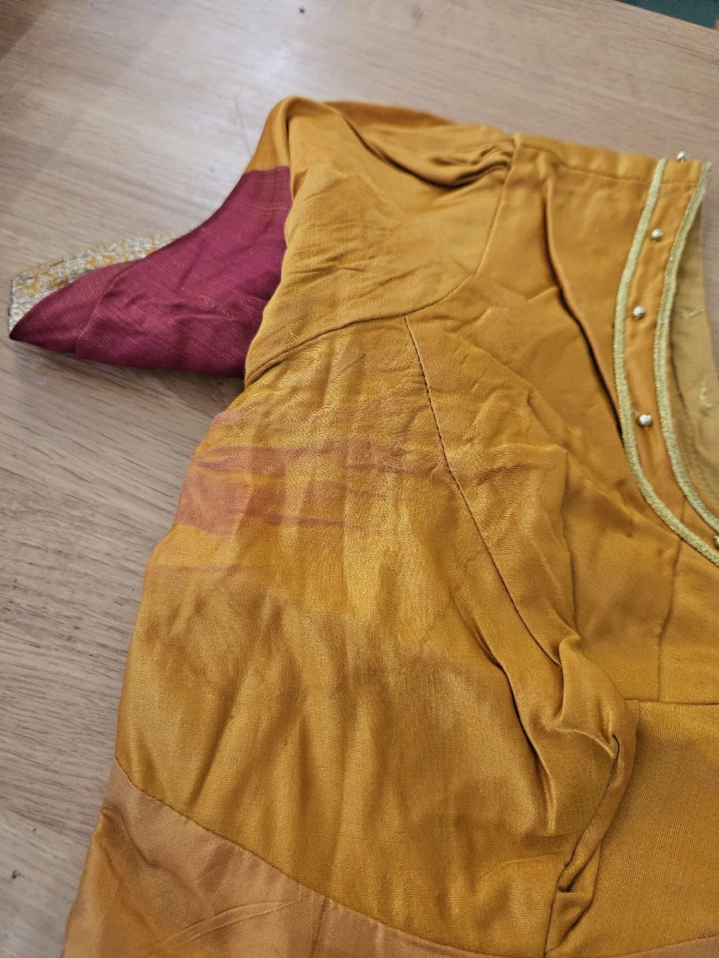 Kleider: Zari aus Seide "Kumara Fabrics"  – Gebraucht aus Pratteln von Cartonsducoeur_bl 6