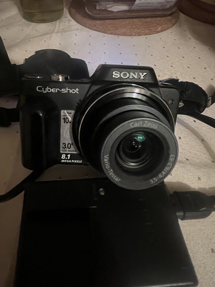 Sony Fotocamera: Sony super steadyshot DSC-H10 – Usato da Zürich venduto da jao_2bx7