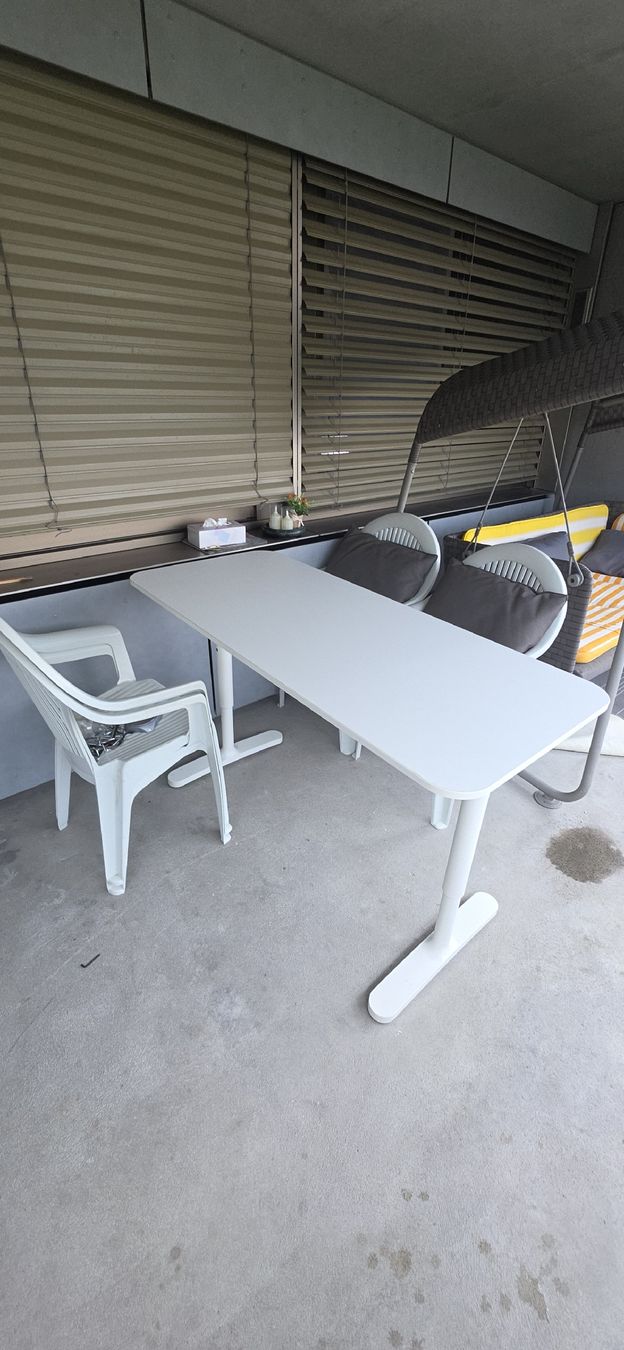 Ikea Schreibtische: Tisch – Gebraucht aus Zürich von Abrar123