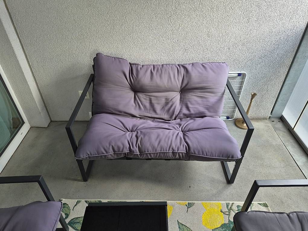 Sofas: Lounge mit Tisch – D'occasion à Belp par Janrunner 1