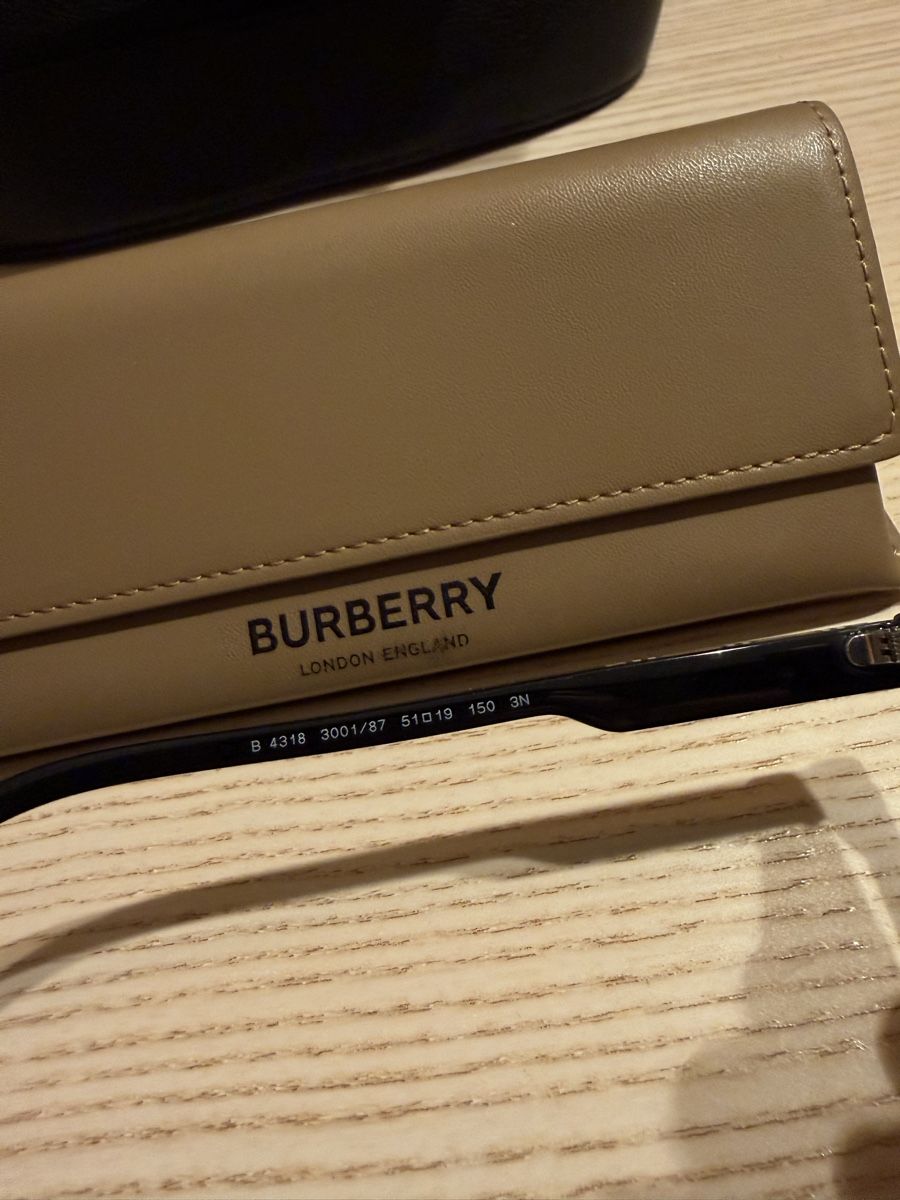 Burberry Brillen & Gläser: Burberry sunglasses  – Gebraucht aus Luzern von rec_8srh 3