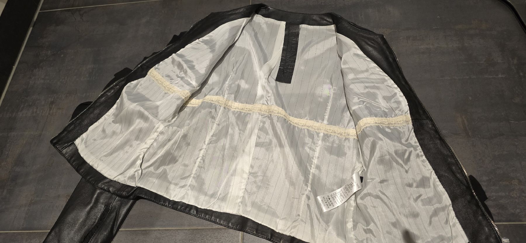 Patrizia Pepe Giacche: Patrizia Pepe Gr. 44 schwarz – Nuovo (secondo la descrizione) da Schönenwerd venduto da violett03 3