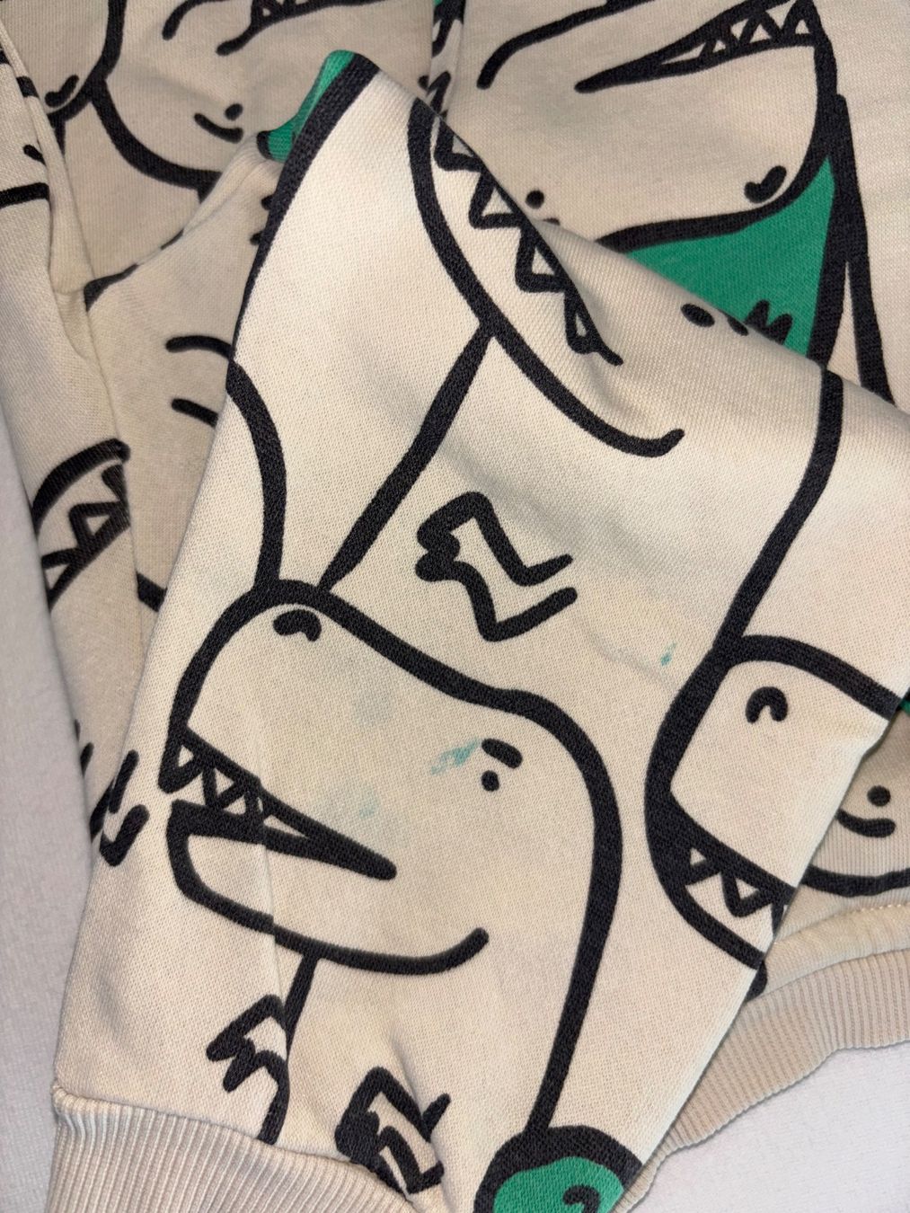 H&M Maglioni & Felpe: Pullover H&M 110 116 beige Dino – Usato da Rebstein venduto da wendy321meins 6