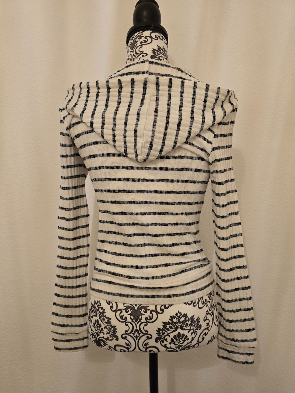 Gilets & Westen: Gilet à capuche rayé MEXX – Gebraucht aus Genève von cec_d6pg 1