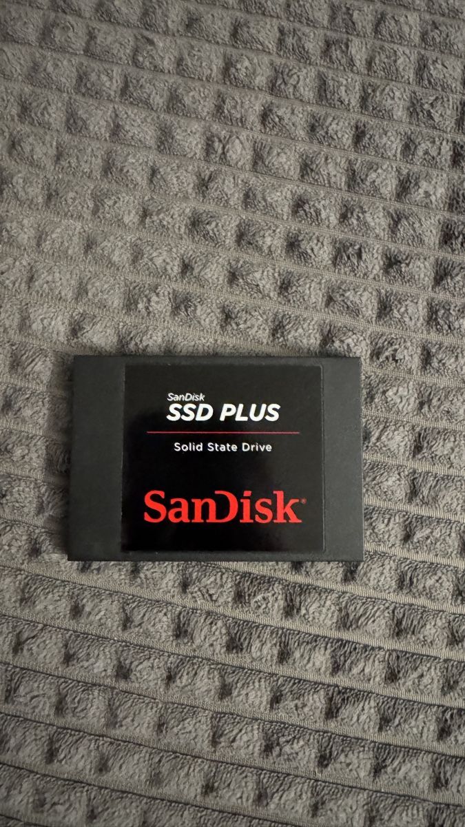 PCs: 2tb ssd sata top zustand – Neuf (Voir description) à Neuendorf par B.Bolliger
