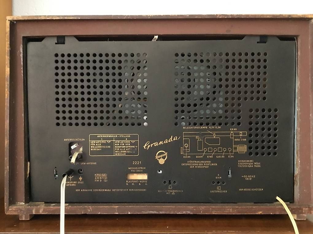 Blaupunkt Radio: Radio Blaupunkt Granada 2221 – Difettoso da Vacallo venduto da annabella57 1