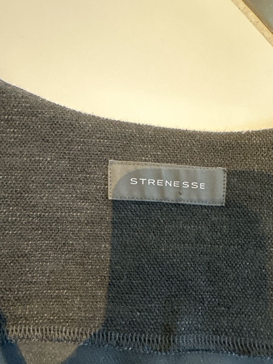 Strenesse Jacken: Schwarze kurze Jacke Grösse 38 Strenesse – Gebraucht aus Neftenbach von panam4 2