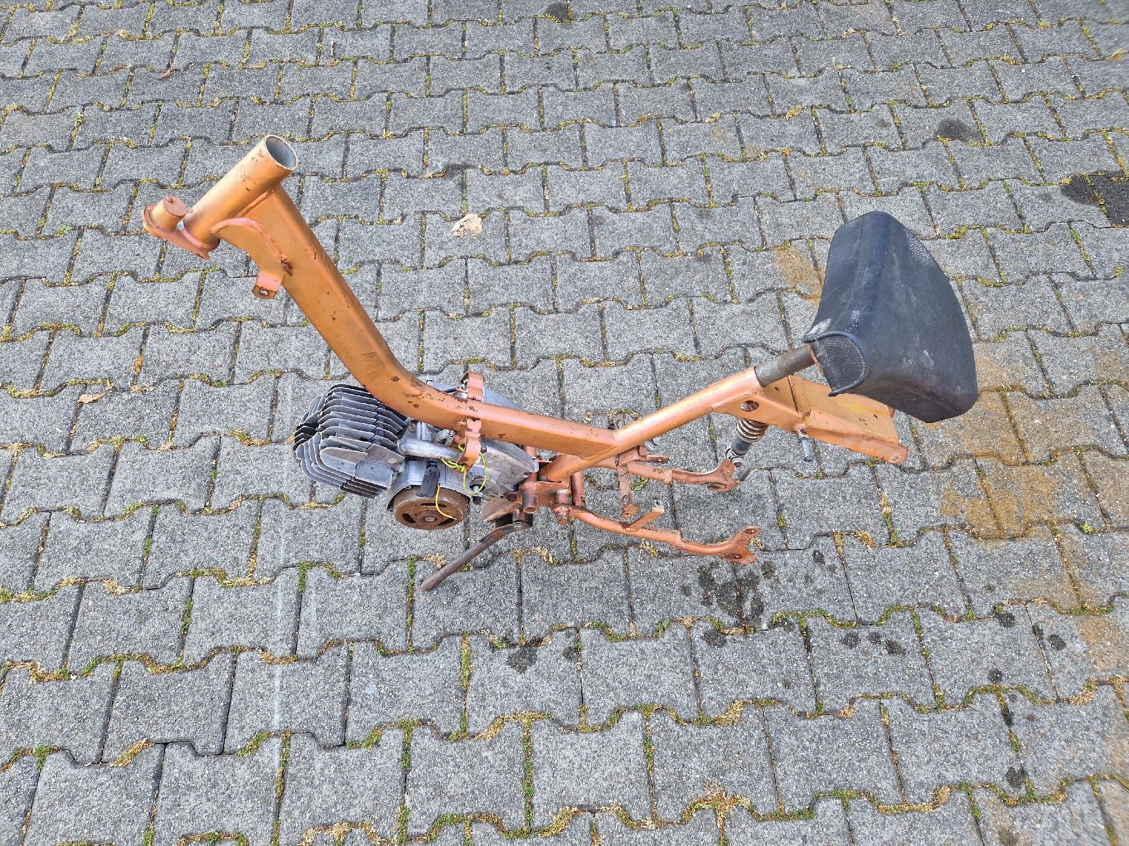 Kreidler Ciclomotori: Kreidler Mofa Rahmen und Motorblock – Difettoso da Grosswangen venduto da lar_9lz7 2