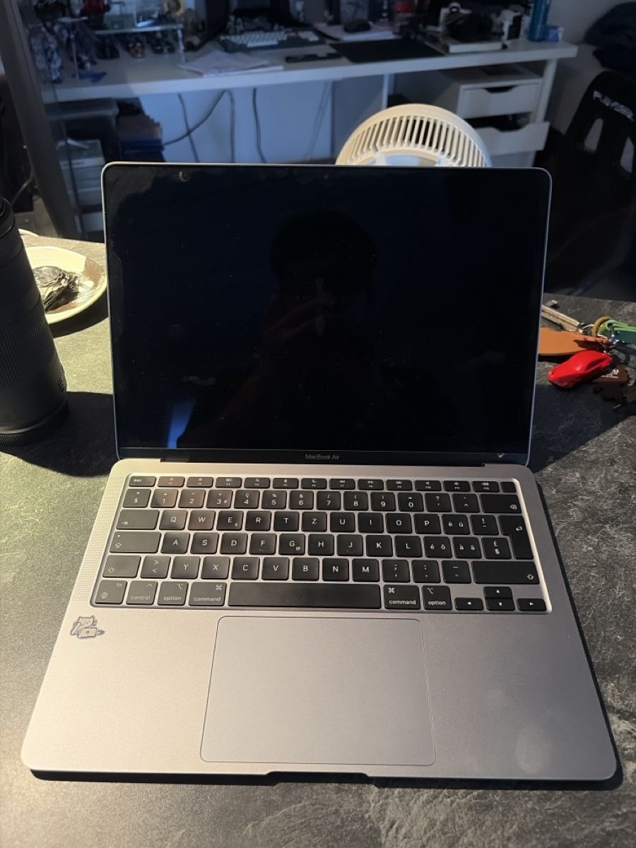 Apple Notebooks: MacBook Air M1 256gb – Defekt aus Biasca von danshankoukis 1