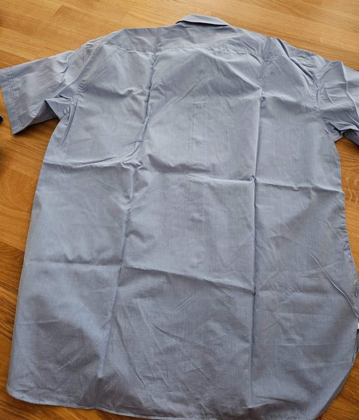 Camicie: Hemd von Borrelli, Napoli, hellblau, kurzarm, Gr.XL – Usato da Bellach venduto da RE-NA 2