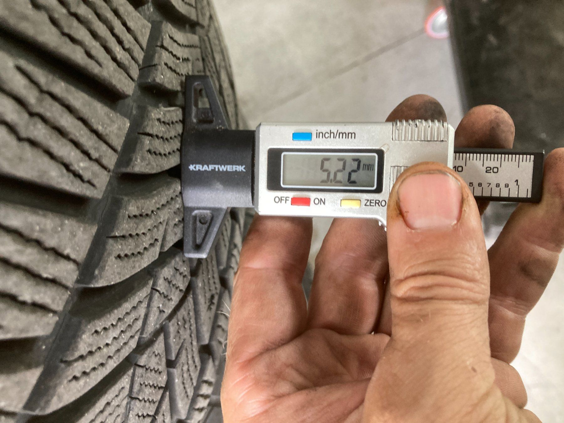 Ford Pneumatici & Ruote complete: Ford Mustang Mach E Winterräder 225/55R19 – Usato da Cham venduto da WB2223 8