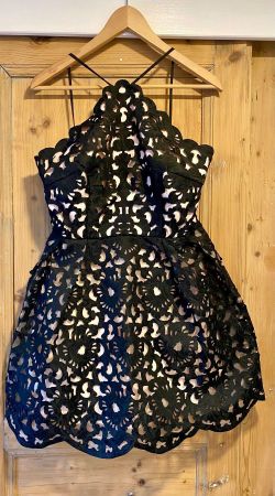 ChiChi London Robe dentelle nour/rose 38