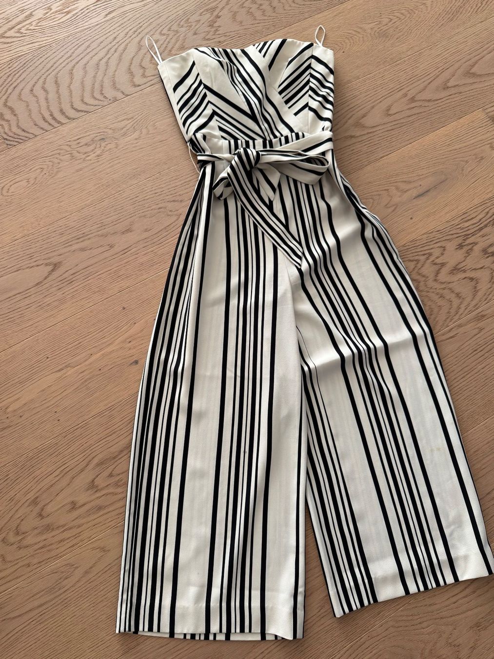 H&M Tute: Jumpsuit 3/4 Hosen – Usato da Richterswil venduto da KAYLEIGH_77 1