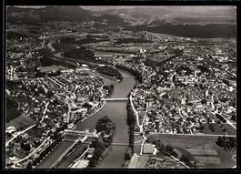 AK Aarau, Luftaufnahme der Stadt mit Fluss und Brücken