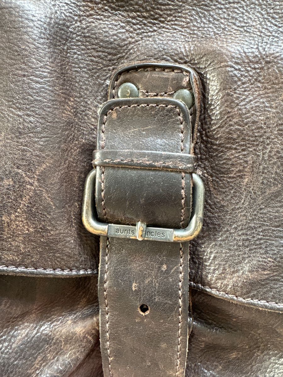 Aunts & Uncles Borse: aunts&uncles Vintage Leder Umhängetasche – Usato da Zürich venduto da wei_8n2l 1
