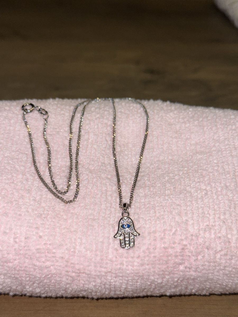 Catenine: Halskette Hamsa Hand – Nuovo (secondo la descrizione) da Subingen venduto da lej_