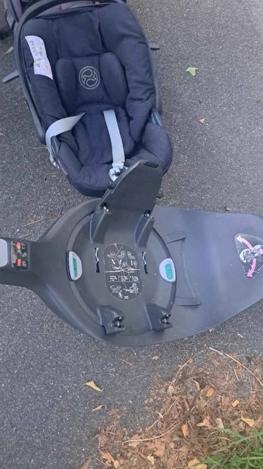 Cybex Seggiolini per auto: Cybex Cloud Z i-size Babyschale inkl. Isofix – Usato da Zürich venduto da vio_ph9l 1