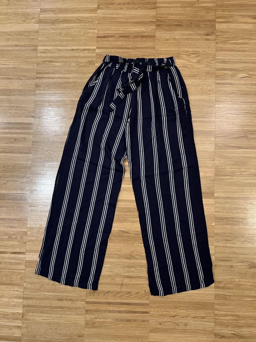 Pantaloni: Casual summer trousers – Nuovo (secondo la descrizione) da Adliswil venduto da Marjin