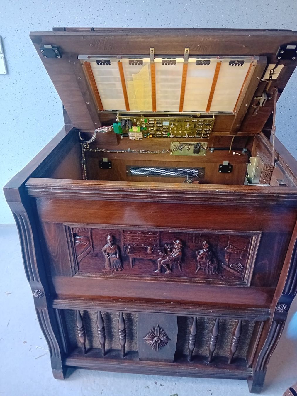 Musiktruhen: Jukebox – Gebraucht aus Chalais von ter_dq9d 3