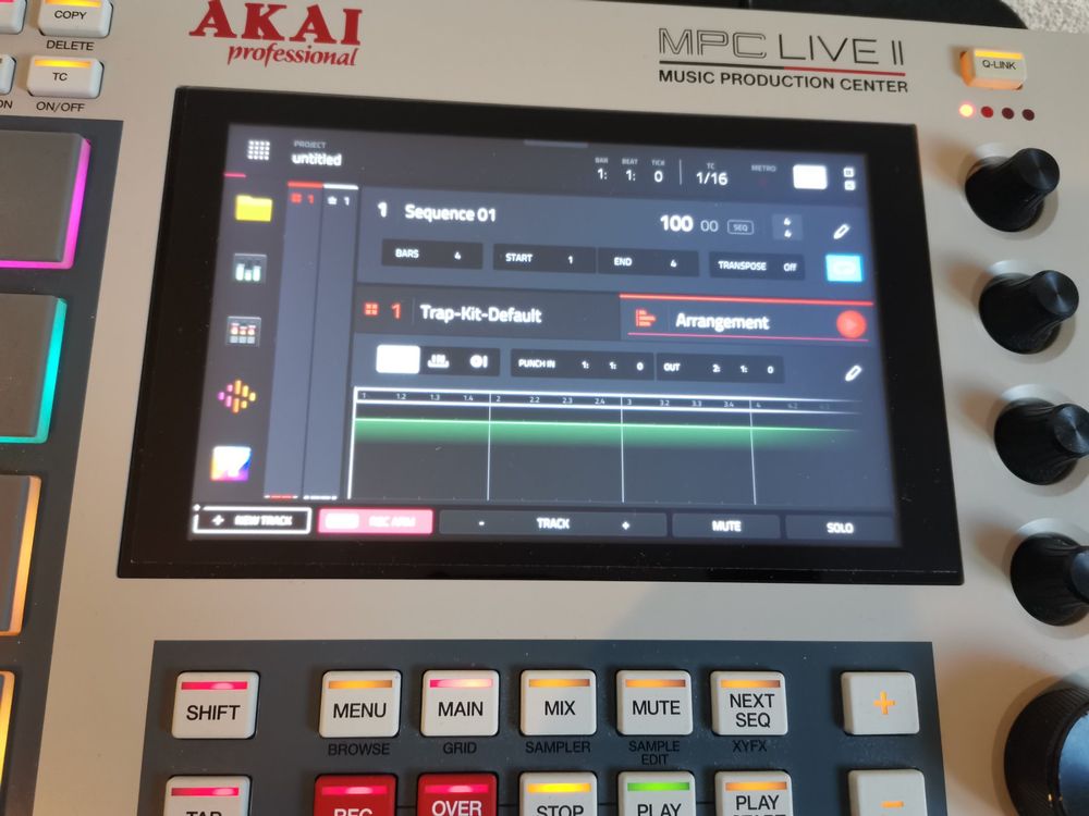 Akai mpc live 2 rétro Etidion (D'occasion) à Les Avanchets pour CHF 455 ...