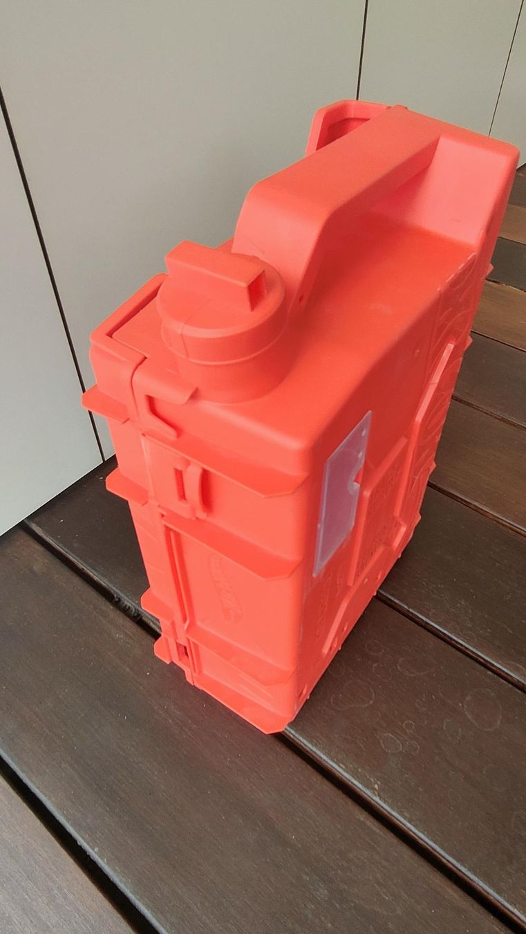 Hot Wheels Giocattoli: Hot Wheels Benzinkanister Stuntbox – Usato da Dietikon venduto da mic_5rjw 4
