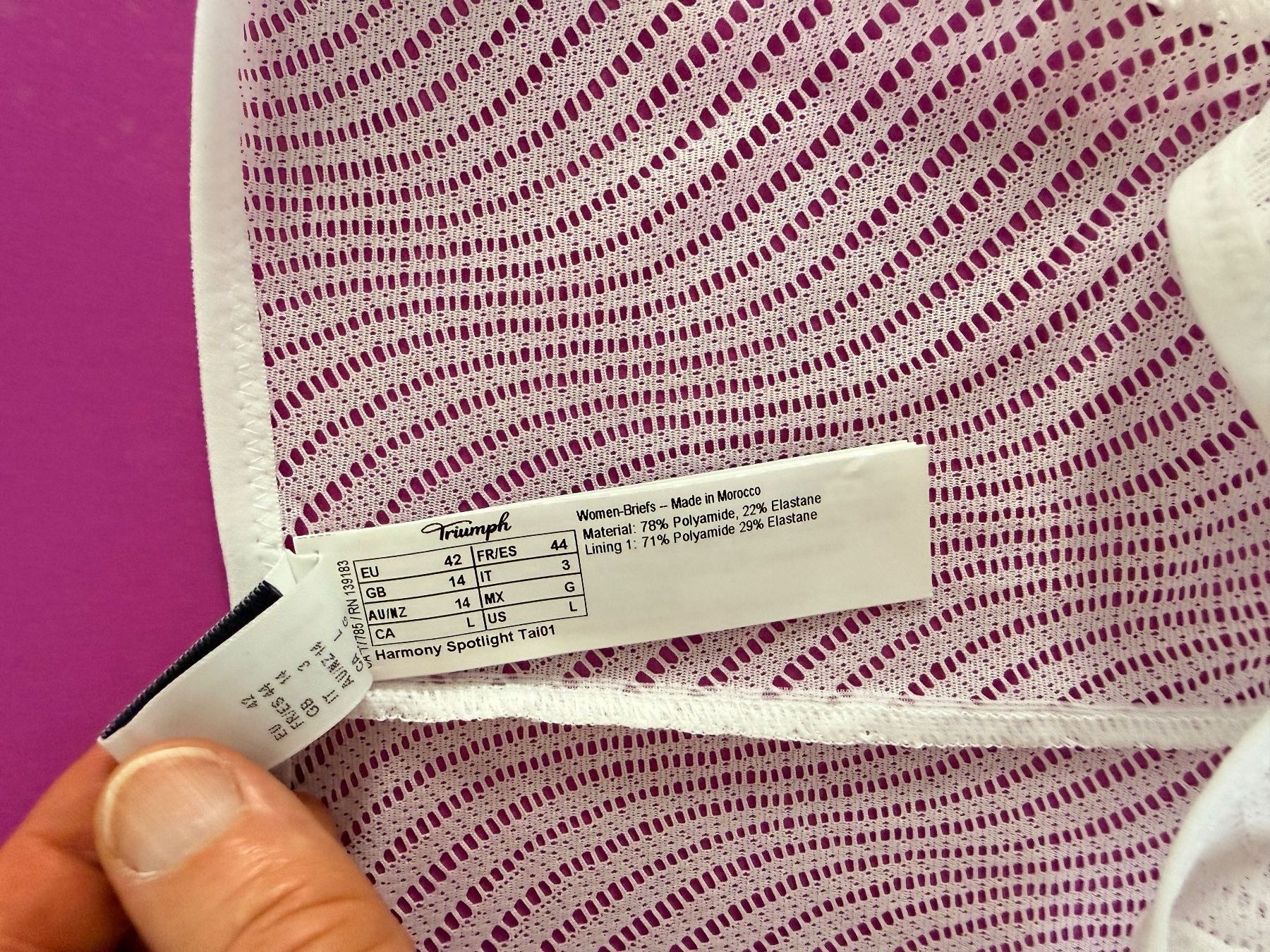 Triumph Sonstige Unterwäsche: TRIUMPH, Tai HARMONY SPOTLIGHT, Grösse 42, Farbe Weiss – Neu und originalverpackt aus Rudolfstetten von gst_g7xl 2