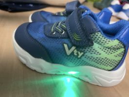 Vty Kinderschuhe Gr. 22 mit Licht, ideales Frühlingsschuhe!