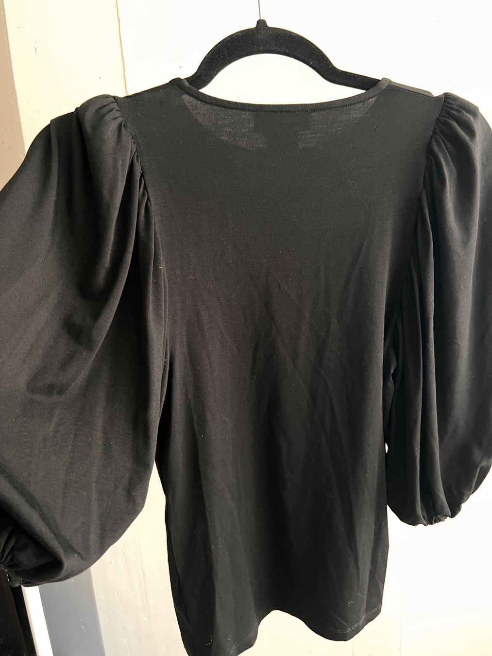 T-shirt: RESIDUS black puff sleeve tee shirt . – Nuovo (secondo la descrizione) da Lausanne venduto da NYC67