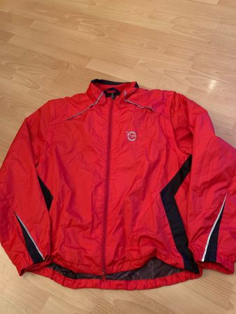 Joli k-way rouge taille XL