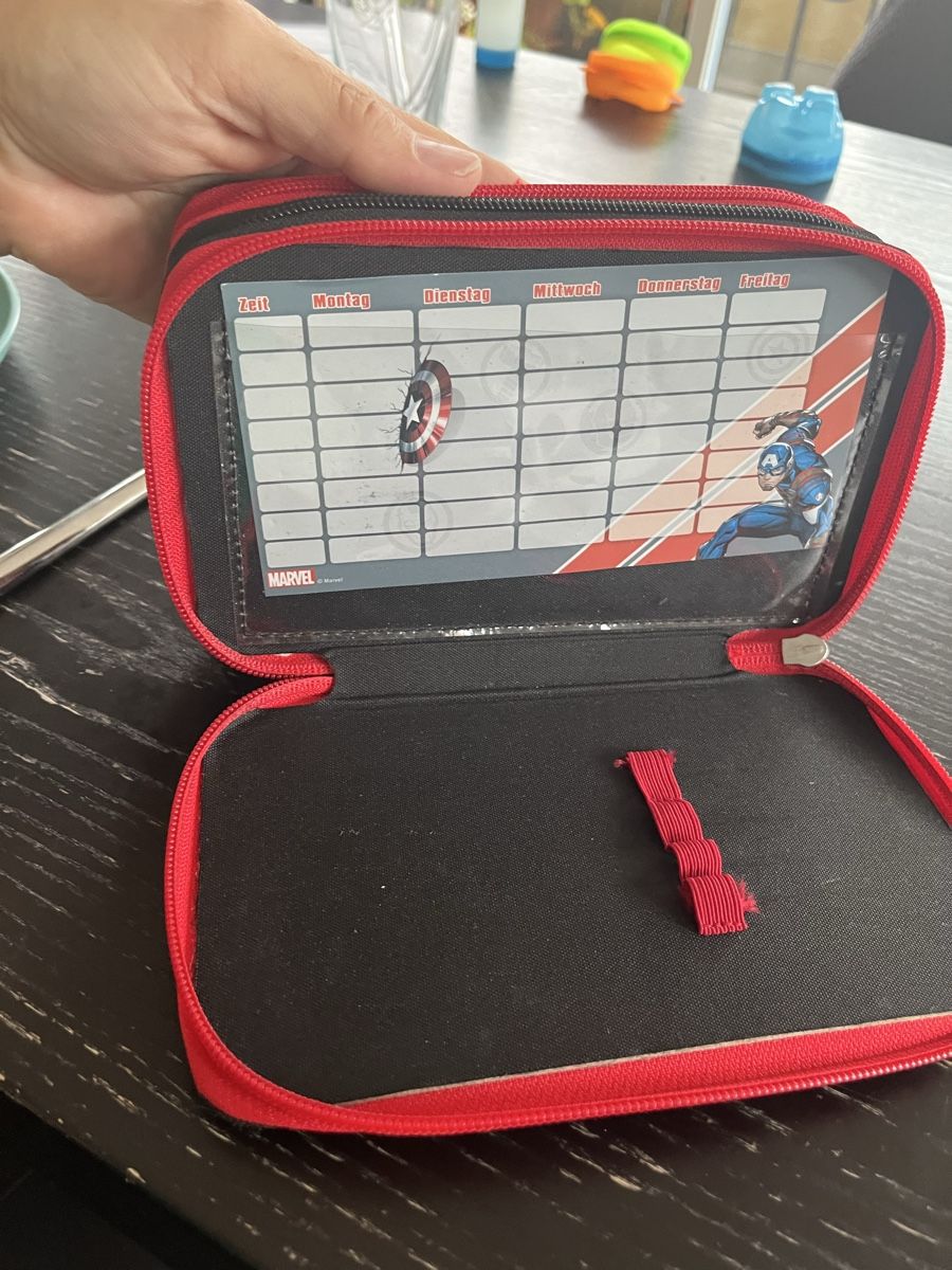 Schüler-Etuis: Marvel Avengers Pencil Case/ Schuletui  – Gebraucht aus Pfäffikon SZ von Marroni22 3
