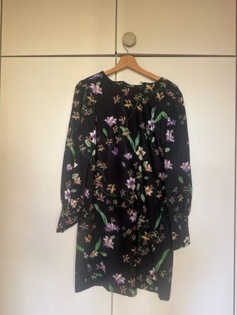 Kleid H&M Blumenmuster schwarz Langarm Grösse 36 neuwertig