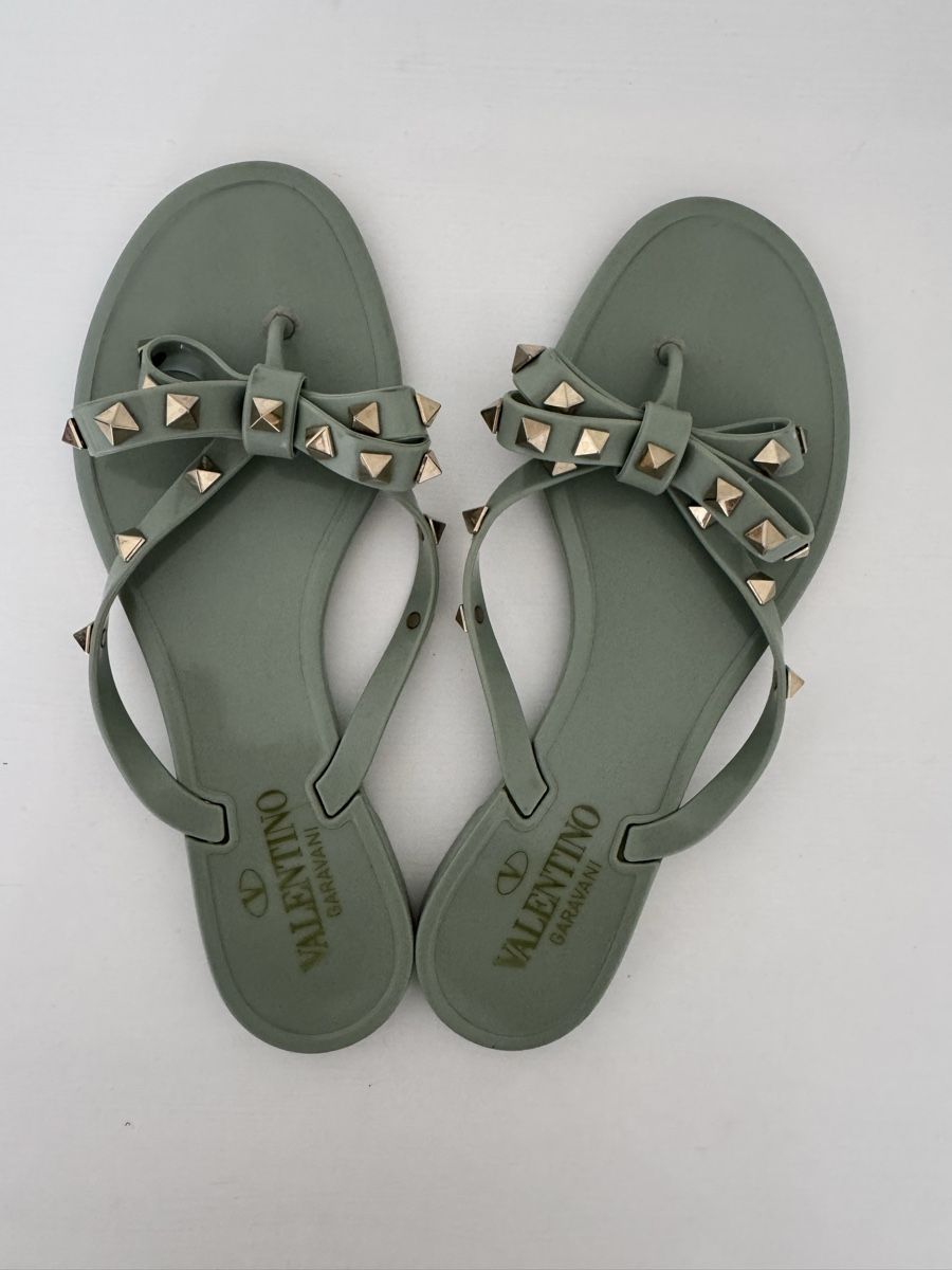 Valentino Scarpe da donna: Valentino Green Flip-Flops, Size 37, Beach Ready – Usato da Versoix venduto da Bazanchiklovalova 1