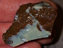 Australischer Boulder Opal Rohstein