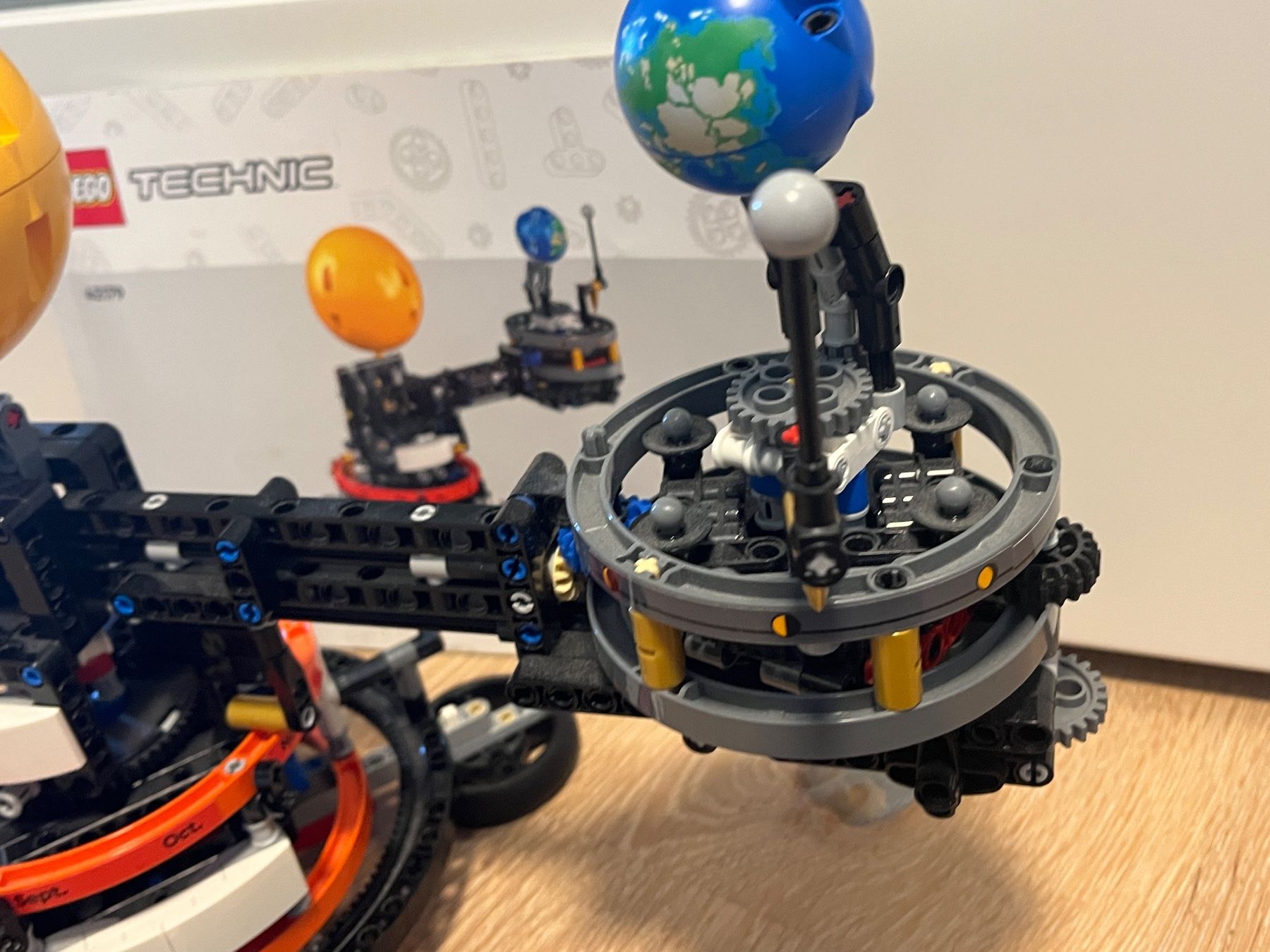 Lego Kit di costruzioni: Lego Technic 42179 Sonne Erde Mond Modell – Usato da Winterthur venduto da Wusa01 2