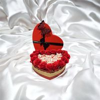 Geschenkbox mit Rosen und Süssigkeiten - Valentinstag❤️