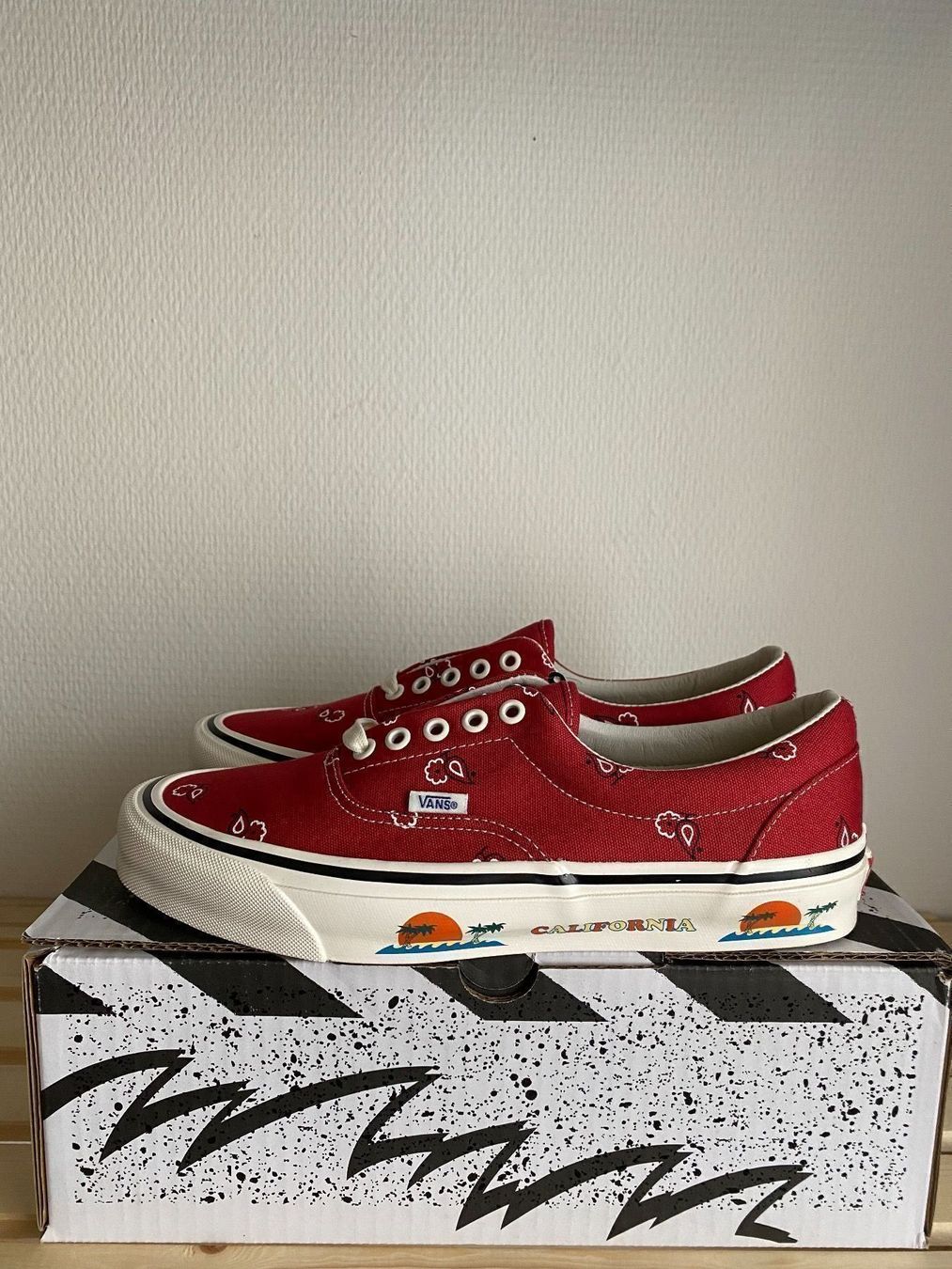 Vans Herrenschuhe: Vans OG Era Paisley Red / EU 42,5 – Neu und originalverpackt aus Abtwil SG von PauloDybala10 1