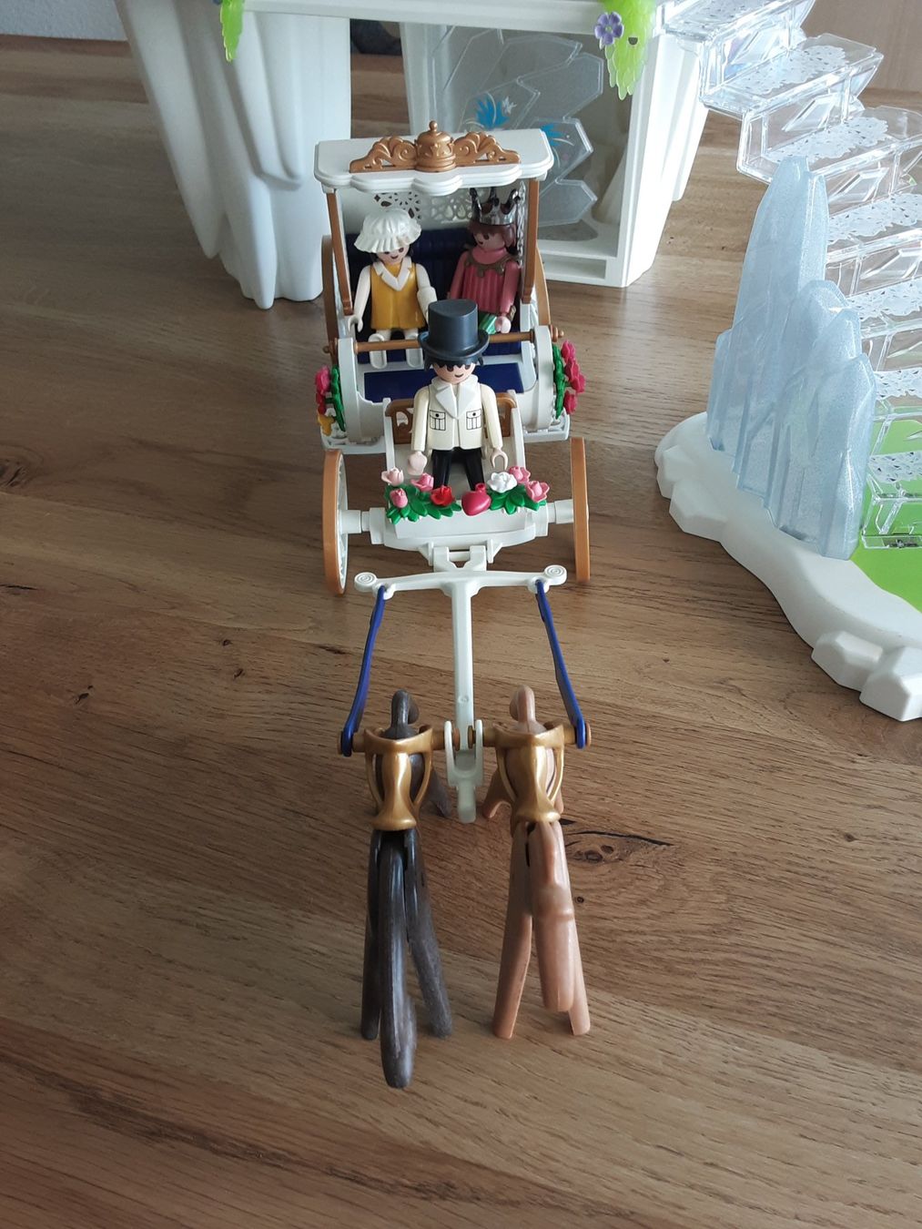 Playmobil Spielzeuge: Playmobil Eispalast – Gebraucht aus Unterägeri von KRD7 2