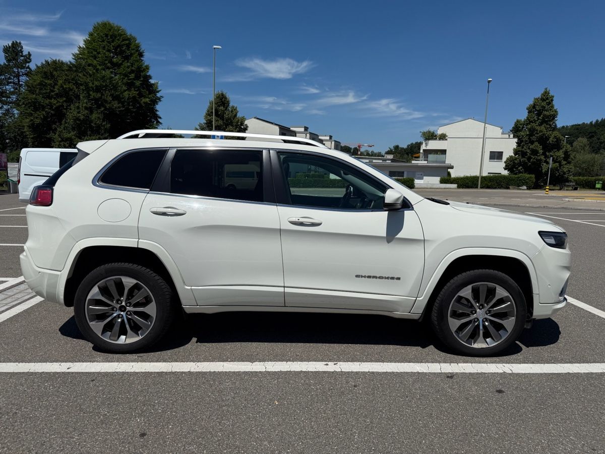 Jeep Automobili: Jeep Cherokee 2.2 TD – Usato da Erlenbach ZH venduto da lya_8hw8 2